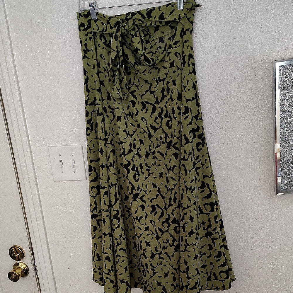 Green and Black Patterned Women's Skirt